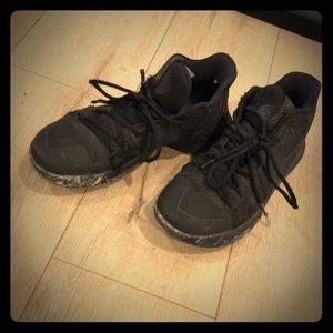 Kyrie Irving Basketball Shoes